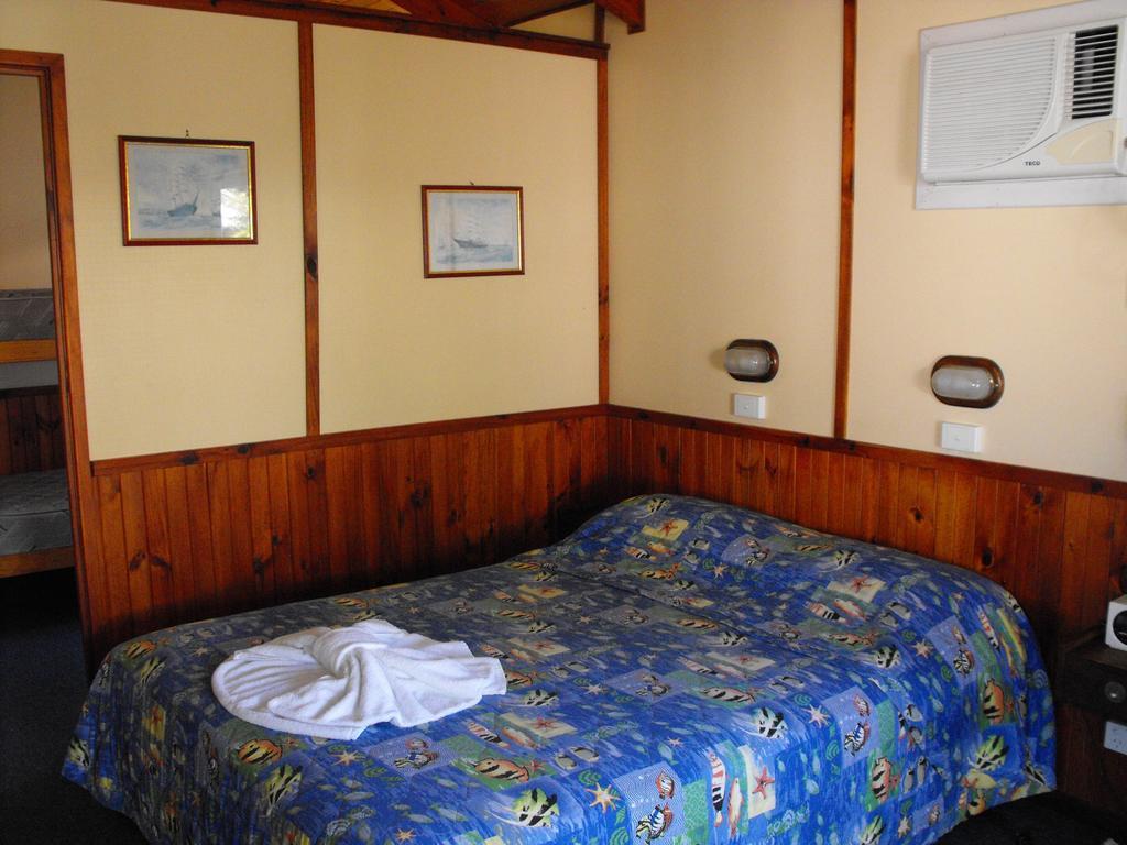 Smugglers Cove Holiday Village Forster Room photo