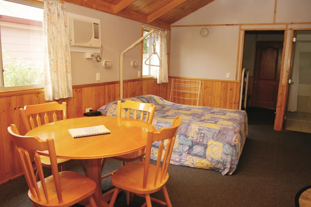 Smugglers Cove Holiday Village Forster Room photo