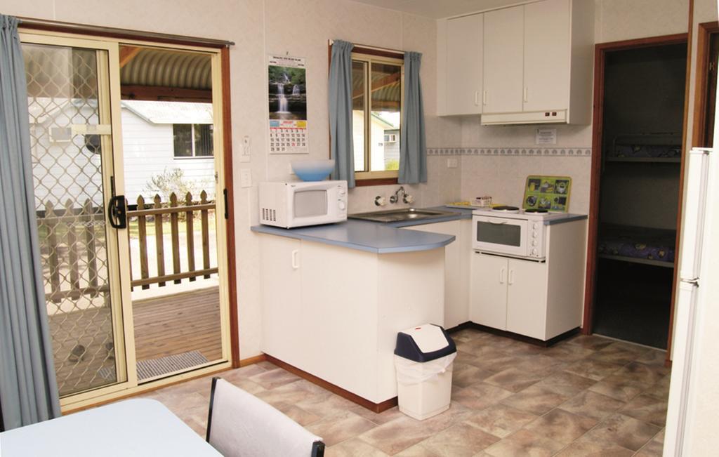 Smugglers Cove Holiday Village Forster Room photo