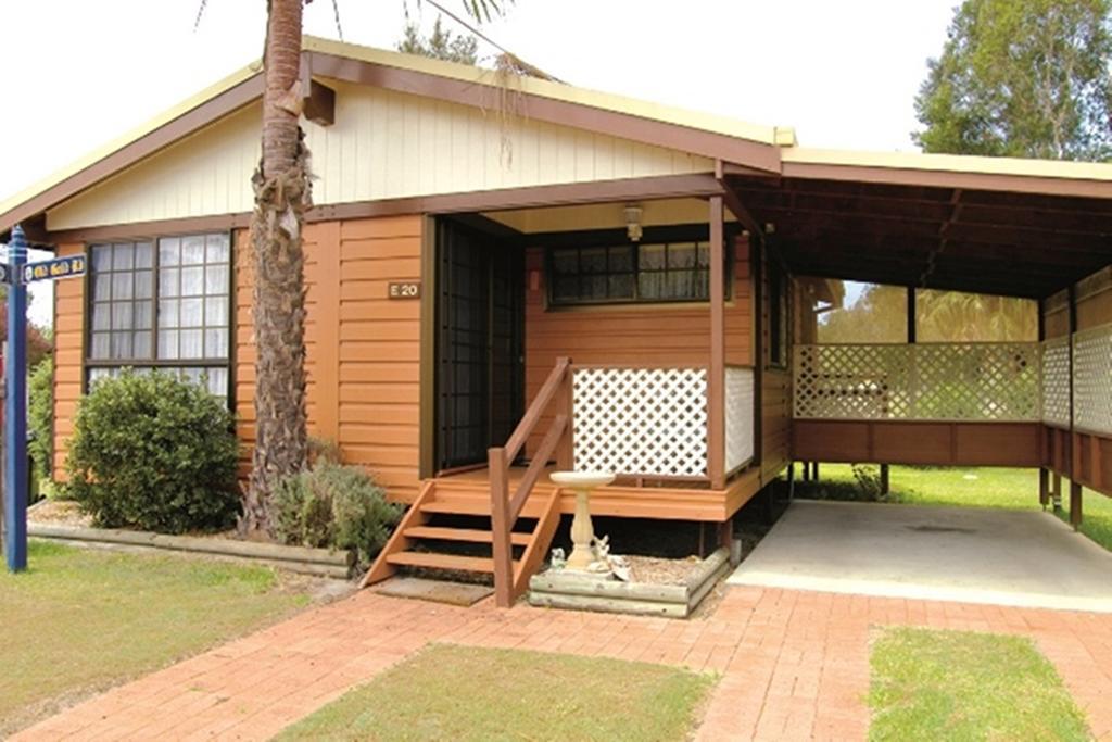 Smugglers Cove Holiday Village Forster Room photo
